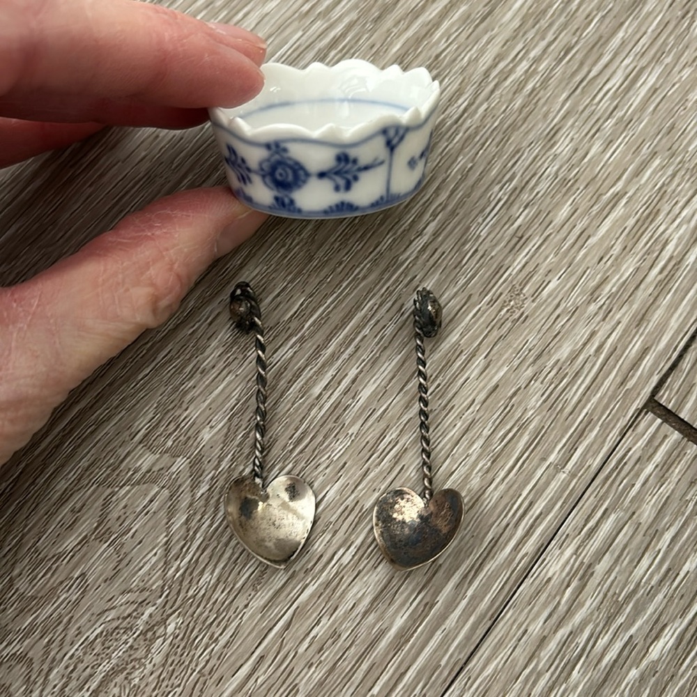Royal Copenhagen Blue Fluted Salt Cellar & 2 Vintage salt spoons